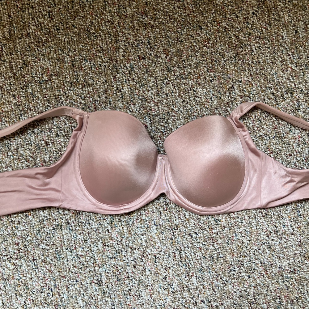 Stunning Support Smooth Full Coverage bra - Picture 2 of 5
